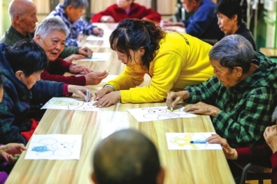 服務越來越周到老人身暖心更暖 我市養老服務體系建設給老年人實實在在的幸福